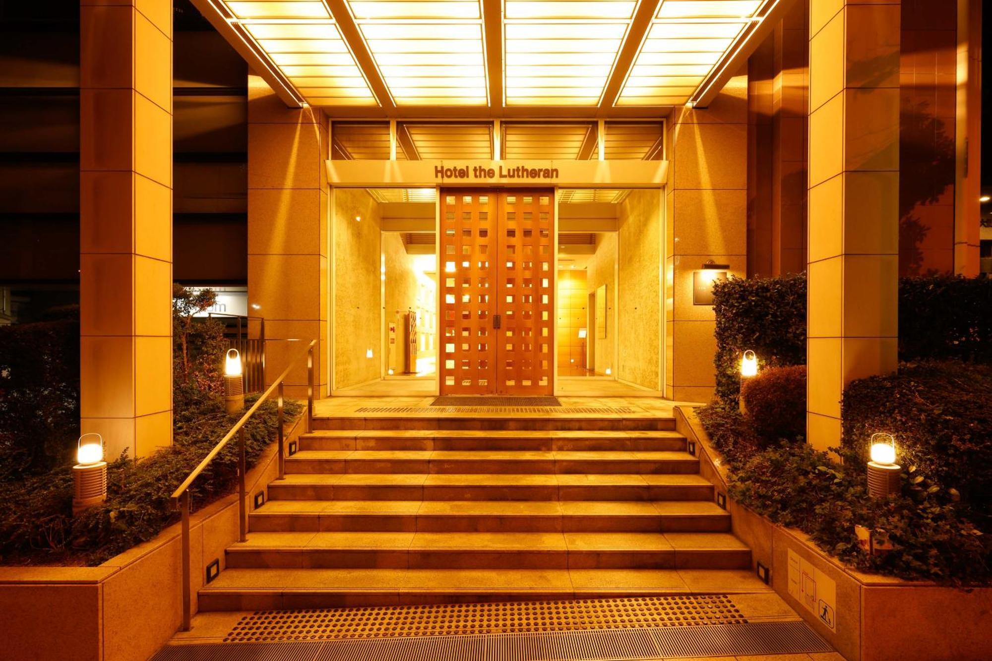 Hotel The Lutheran Osaka Bagian luar foto
