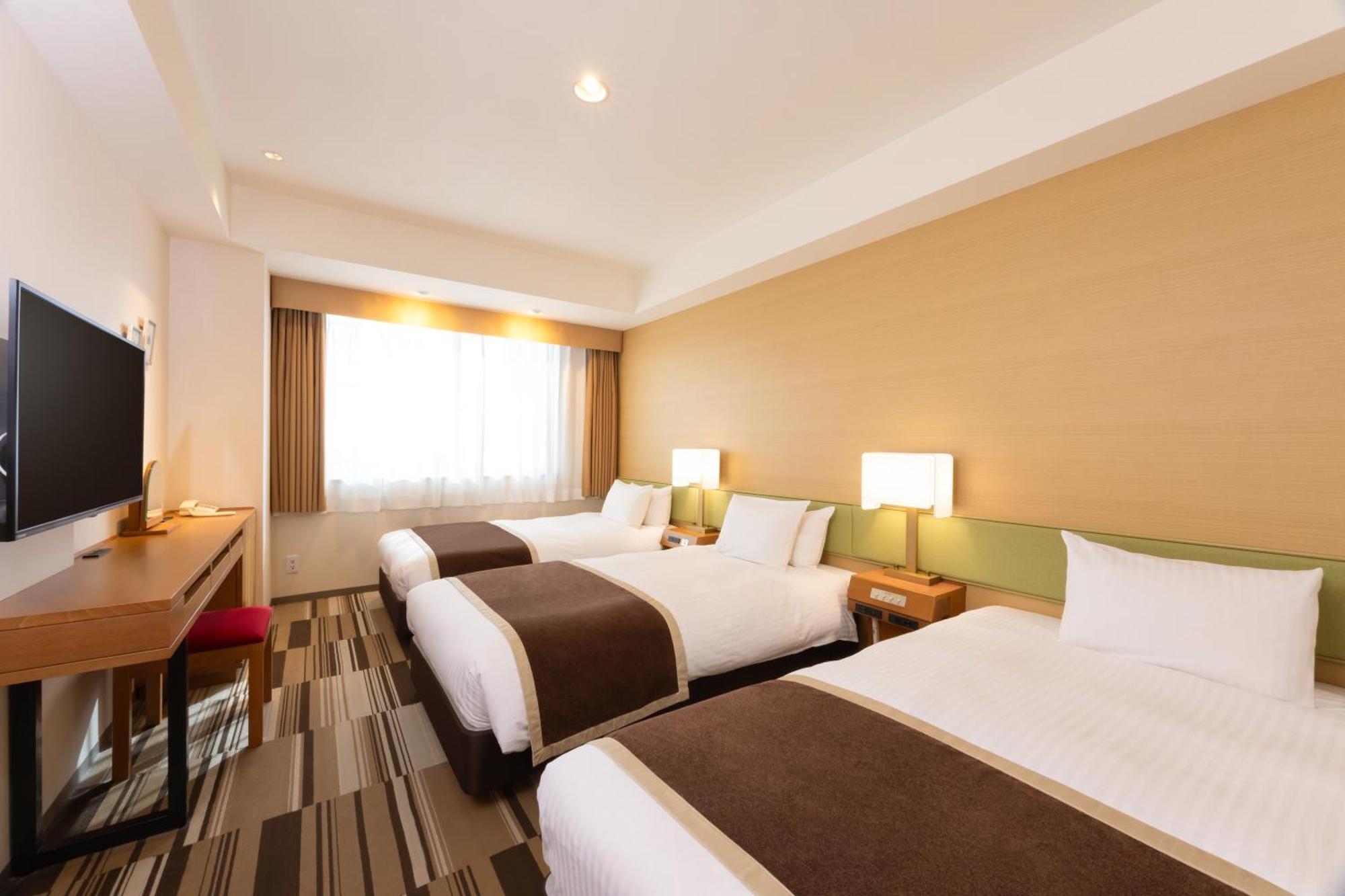 Hotel The Lutheran Osaka Bagian luar foto