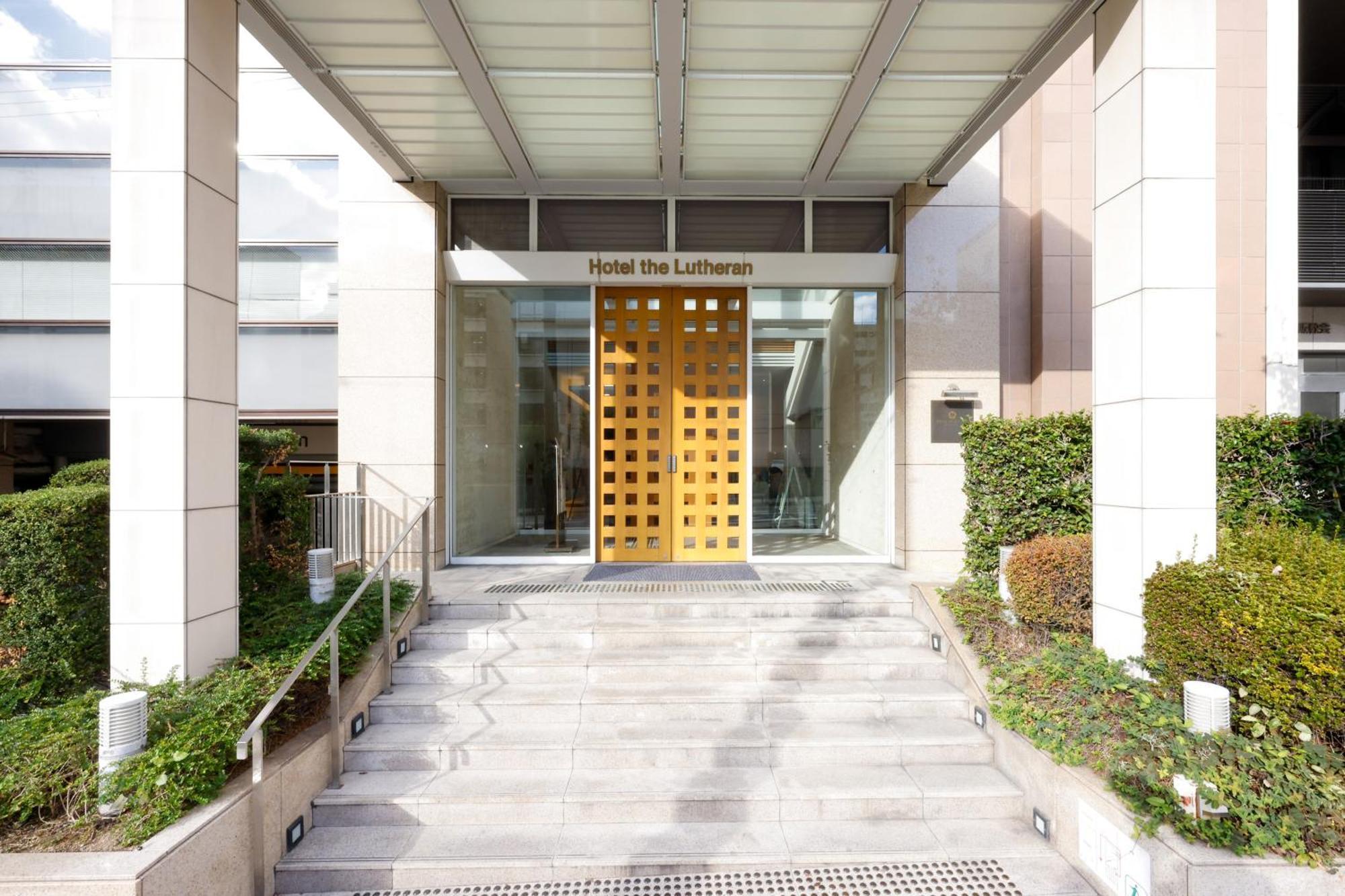 Hotel The Lutheran Osaka Bagian luar foto