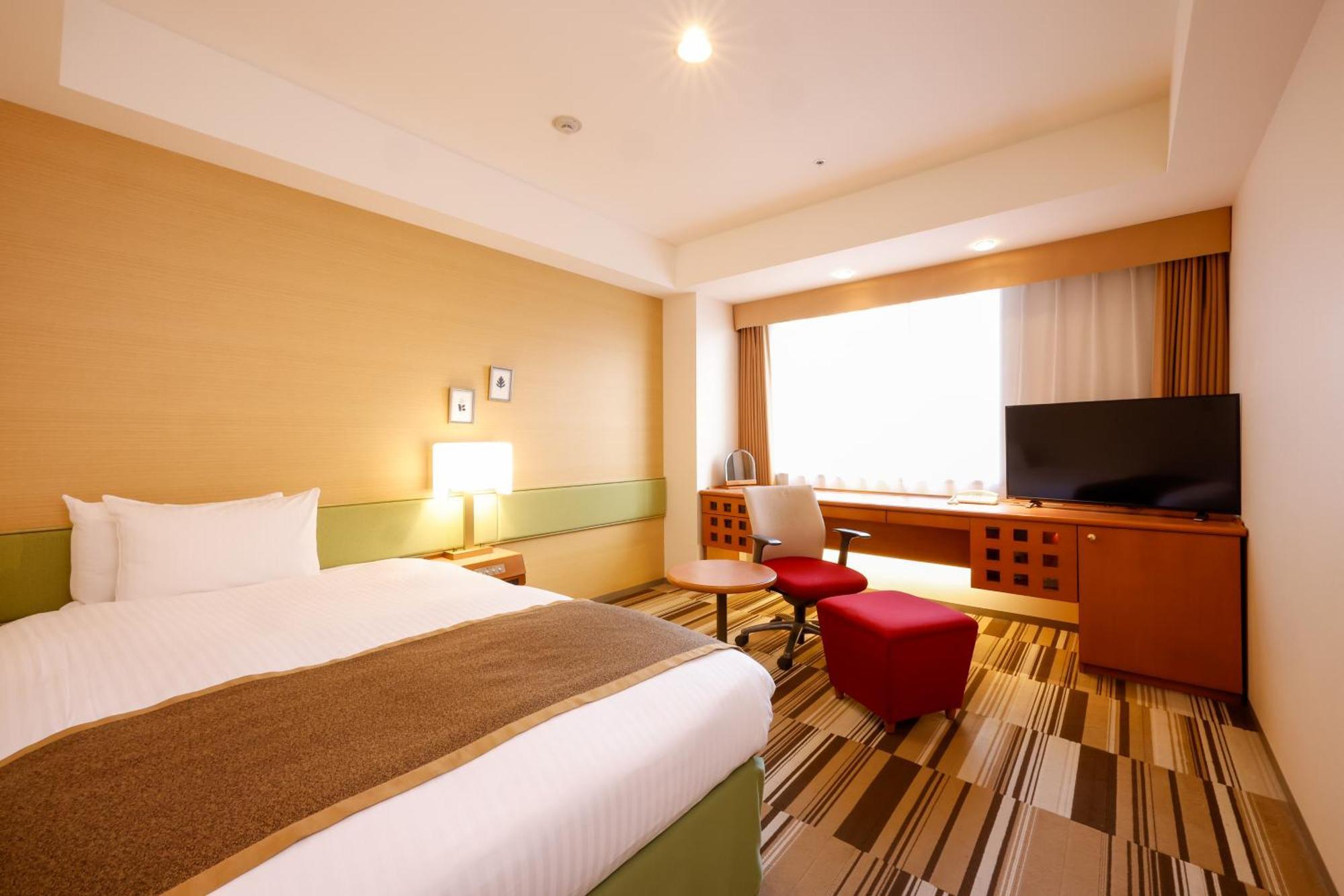 Hotel The Lutheran Osaka Bagian luar foto