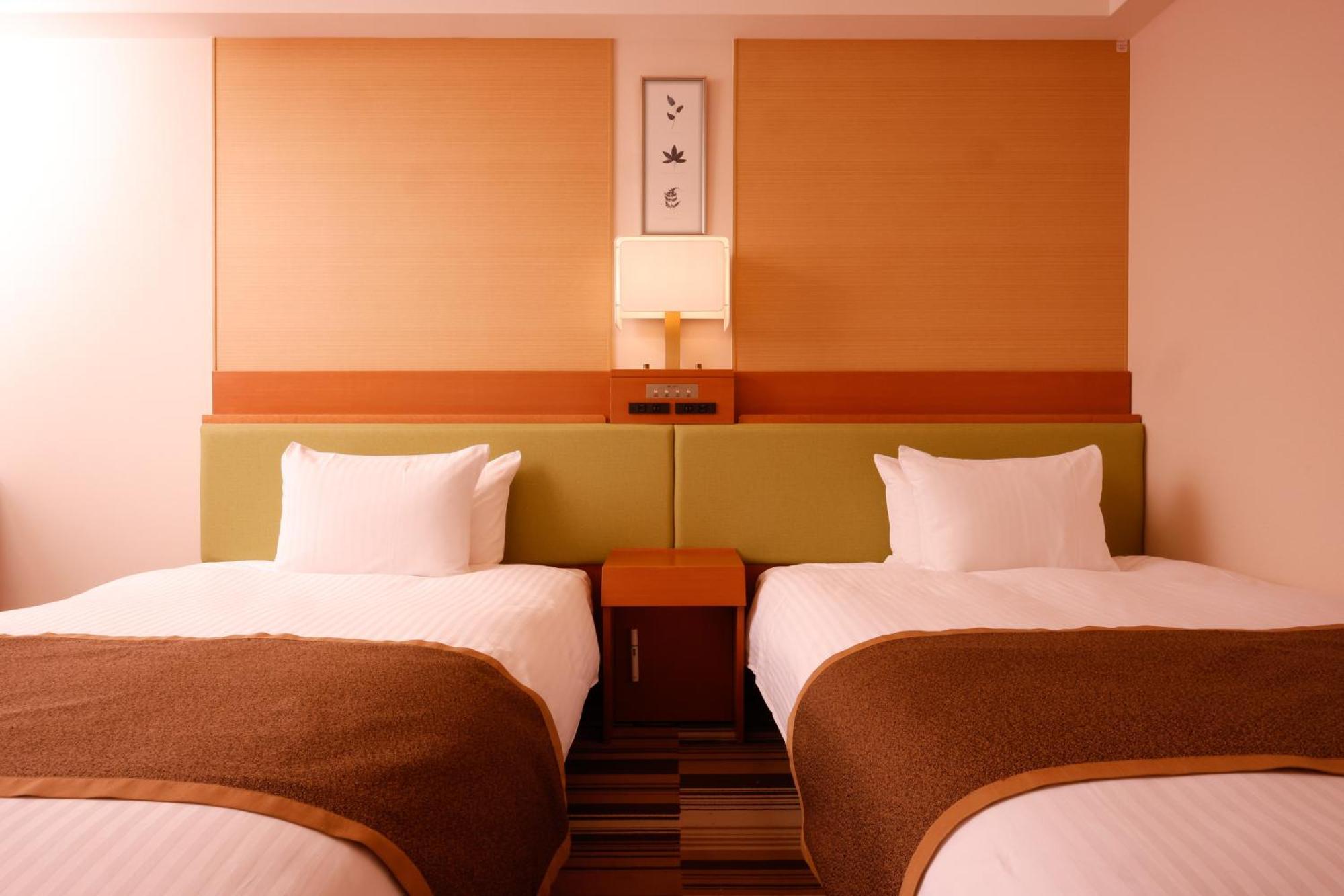 Hotel The Lutheran Osaka Bagian luar foto