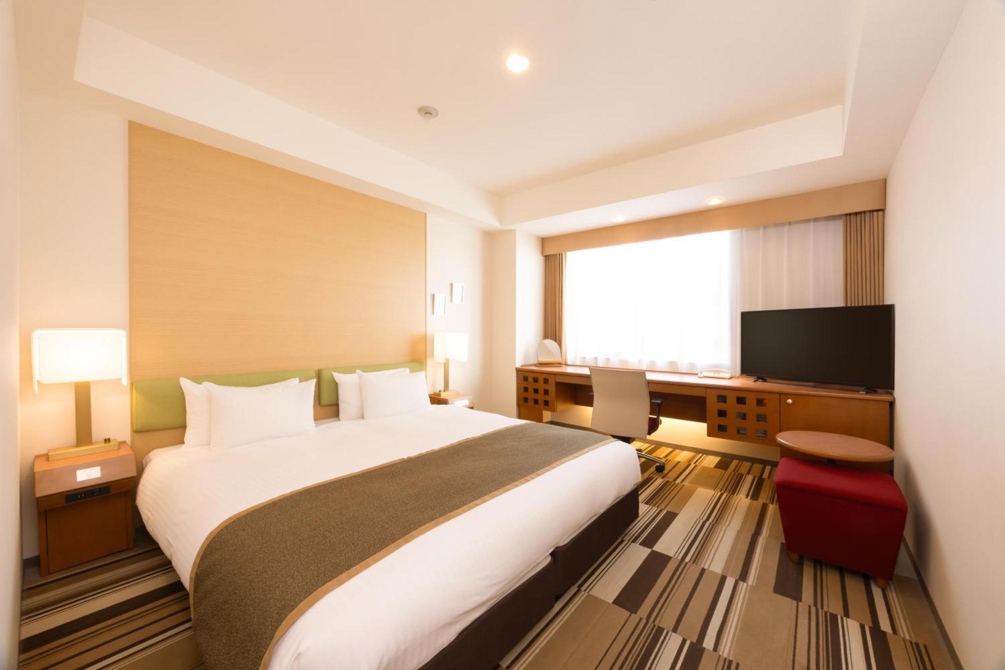 Hotel The Lutheran Osaka Bagian luar foto